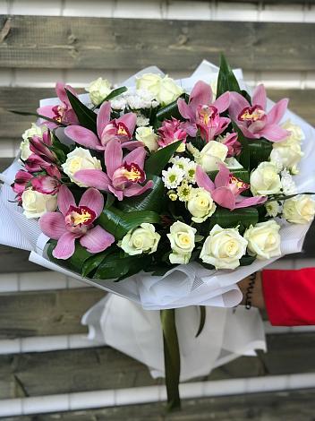 Букет цветов из: Розы и Хризантемы в Петровском Тамбовской области