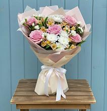 Букет цветов из:  Гвоздики, Орхидеи и Розы #REPLACE_PRED# Петровском Тамбовской области