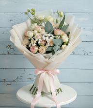 Букет цветов из:  Розы и Лизиантусы в Петровском Тамбовской области