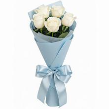 Букет 5 Белых роз Проуд в Петровском Тамбовской области