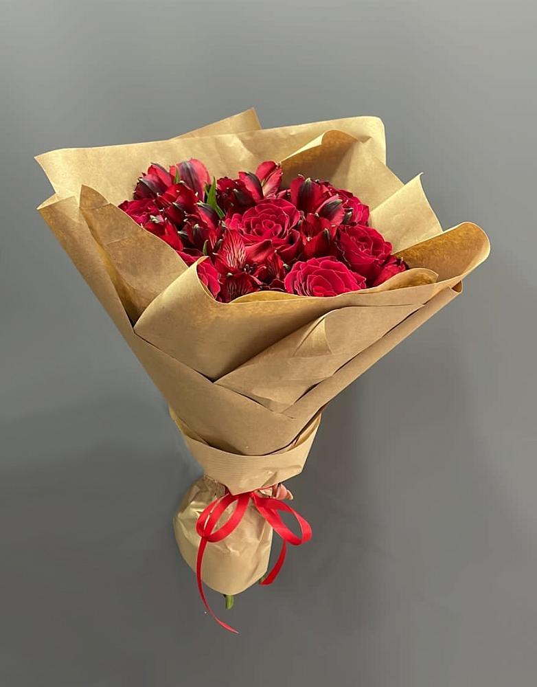 Букет цветов из: Альстромерии и Розы в Петровском Тамбовской области