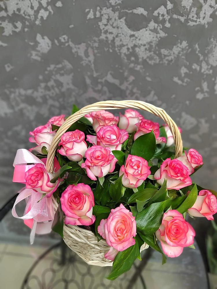 Цветочная композиция из Розы в корзине в Петровском Тамбовской области