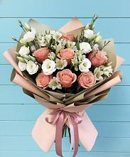 Букет цветов из:  Розы, Альстромерии и Лизиантусы в Петровском Тамбовской области