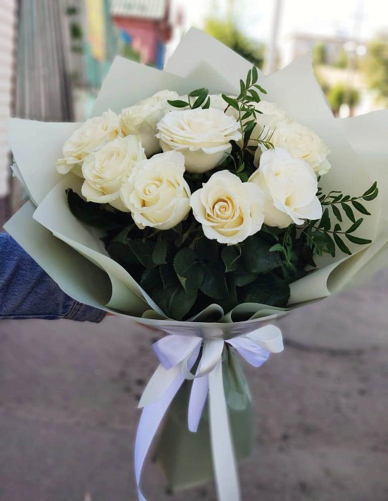 Букет Белые розы Проуд в Петровском Тамбовской области