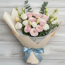 Букет цветов из:  Лизиантусы в Петровском Тамбовской области