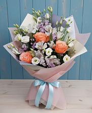 Букет цветов из:  Лизиантусы, Розы, Альстромерии и Гипсофила в Петровском Тамбовской области