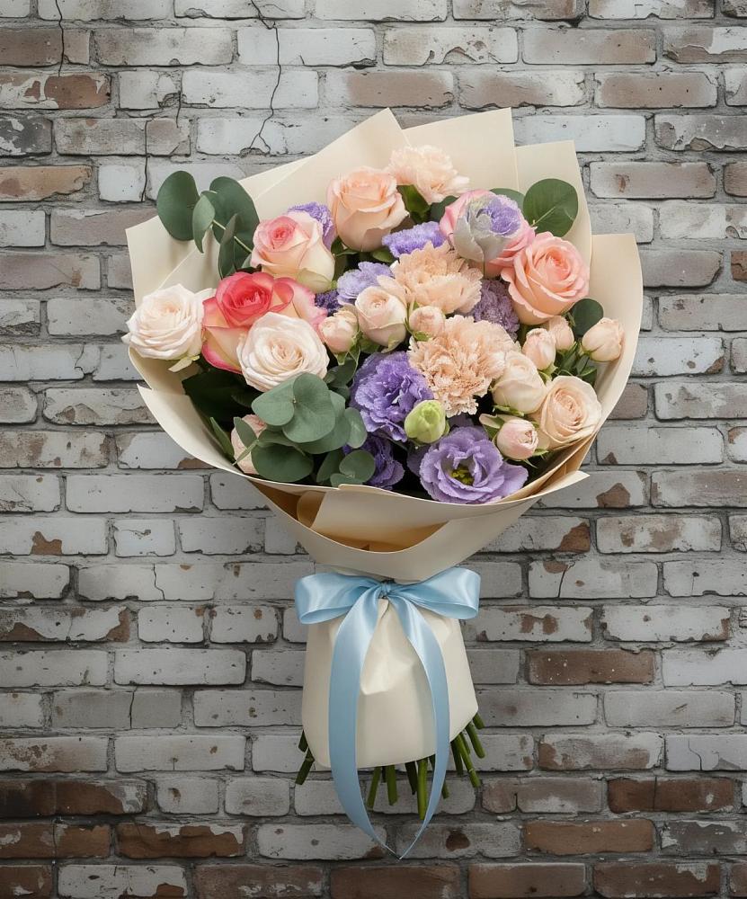 Букет цветов из: Розы, Лизиантусы и Гвоздики в Петровском Тамбовской области