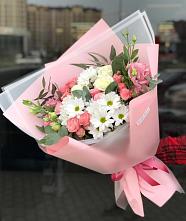 Букет цветов из:  Розы, Лизиантусы и Хризантемы в Петровском Тамбовской области