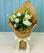 Букет цветов из:  Хризантемы и Лизиантусы #REPLACE_PRED# Петровском Тамбовской области