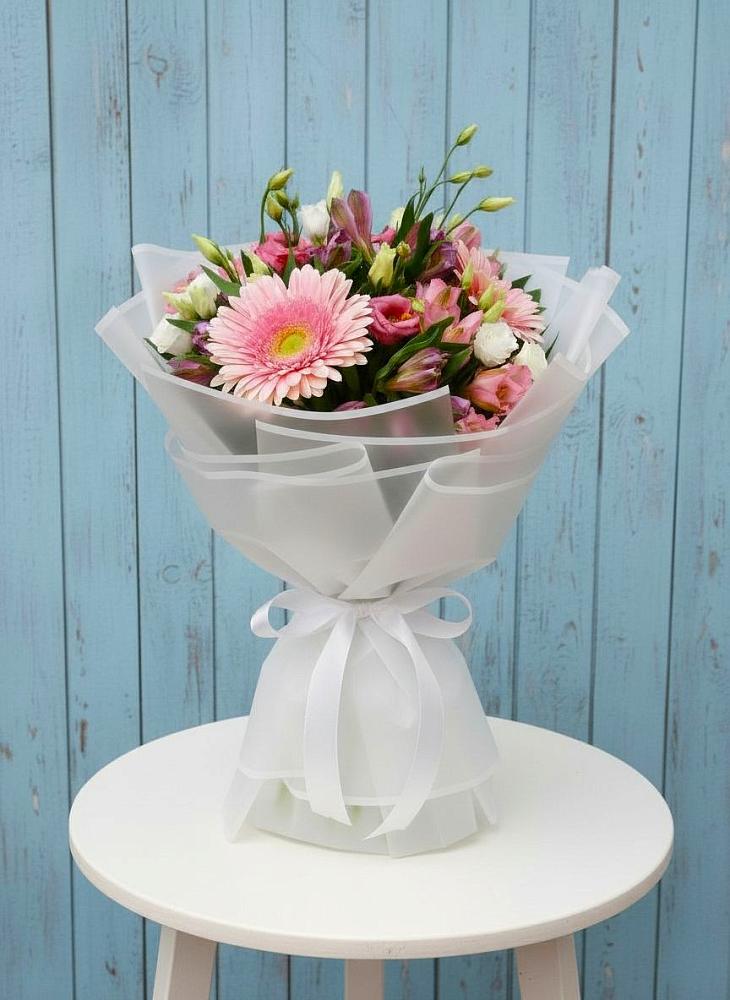 Букет цветов из: Герберы, Альстромерии и Лизиантусы в Петровском Тамбовской области