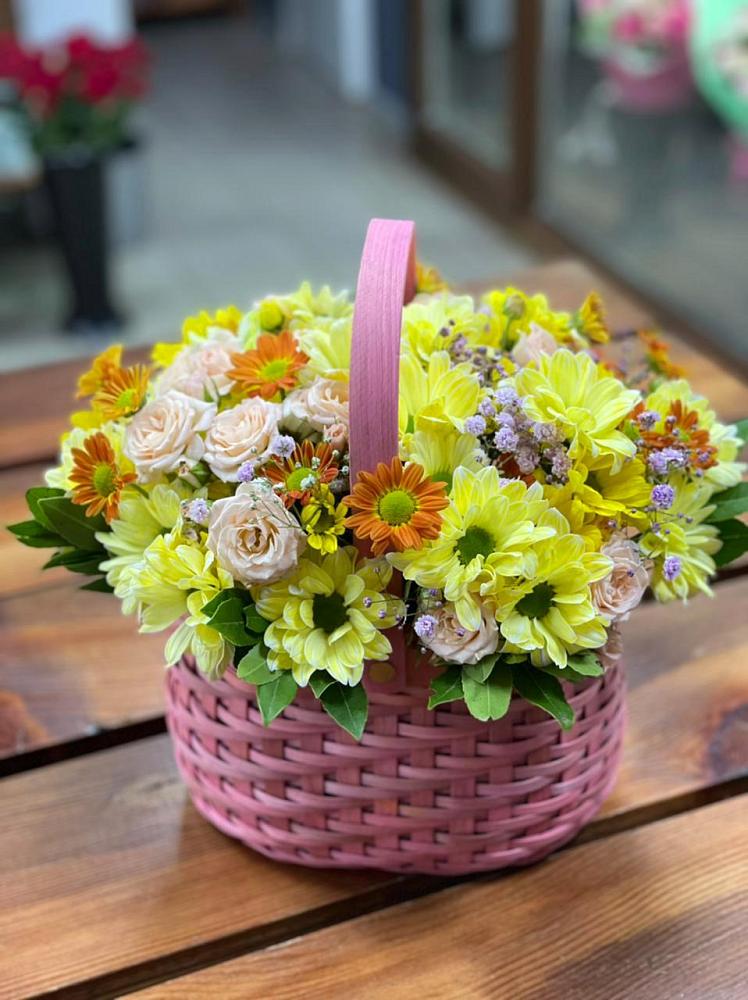 Цветочная композиция из Хризантемы и Розы в корзине в Петровском Тамбовской области