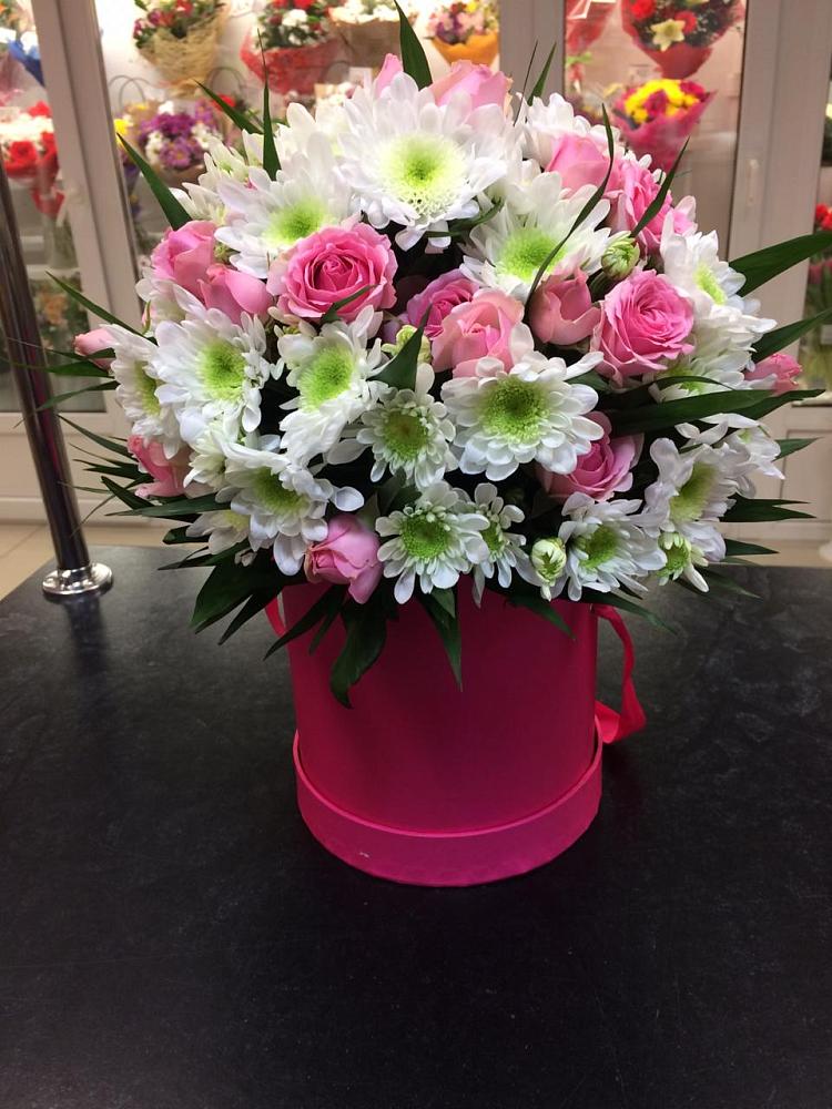 Цветочная композиция из Розы и Хризантемы в шляпной коробке в Петровском Тамбовской области