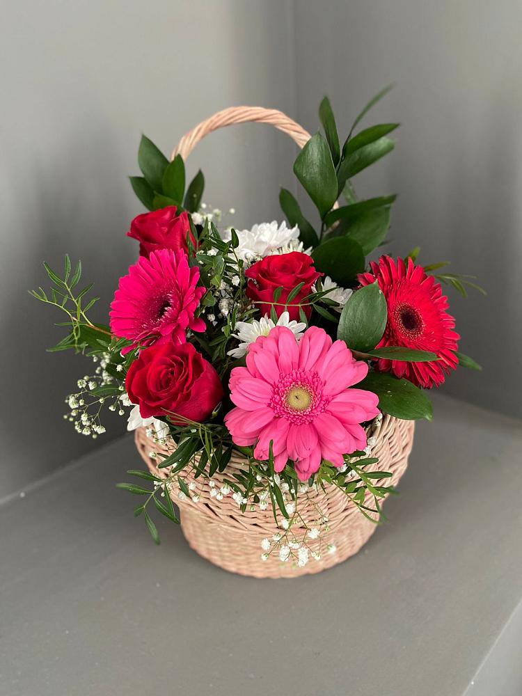 Цветочная композиция из Розы, Хризантемы и Герберы в корзине в Петровском Тамбовской области