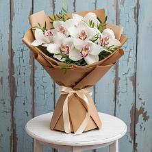 Букет цветов из:  Орхидеи и Розы в Петровском Тамбовской области